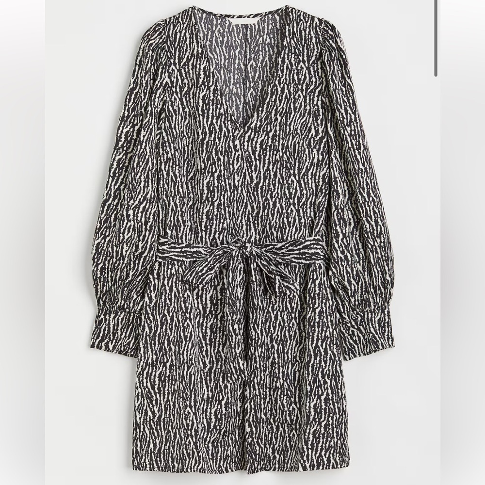 NWT H&M Black & White Printed Long Sleeve Dress Size L
